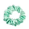 ONLYGHD MAŁA SATYNOWA SCRUNCHIE – gumka do włosów w kolorze miętowym