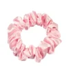 ONLYGHD MAŁA SATYNOWA SCRUNCHIE – gumka do włosów pastelowy róż