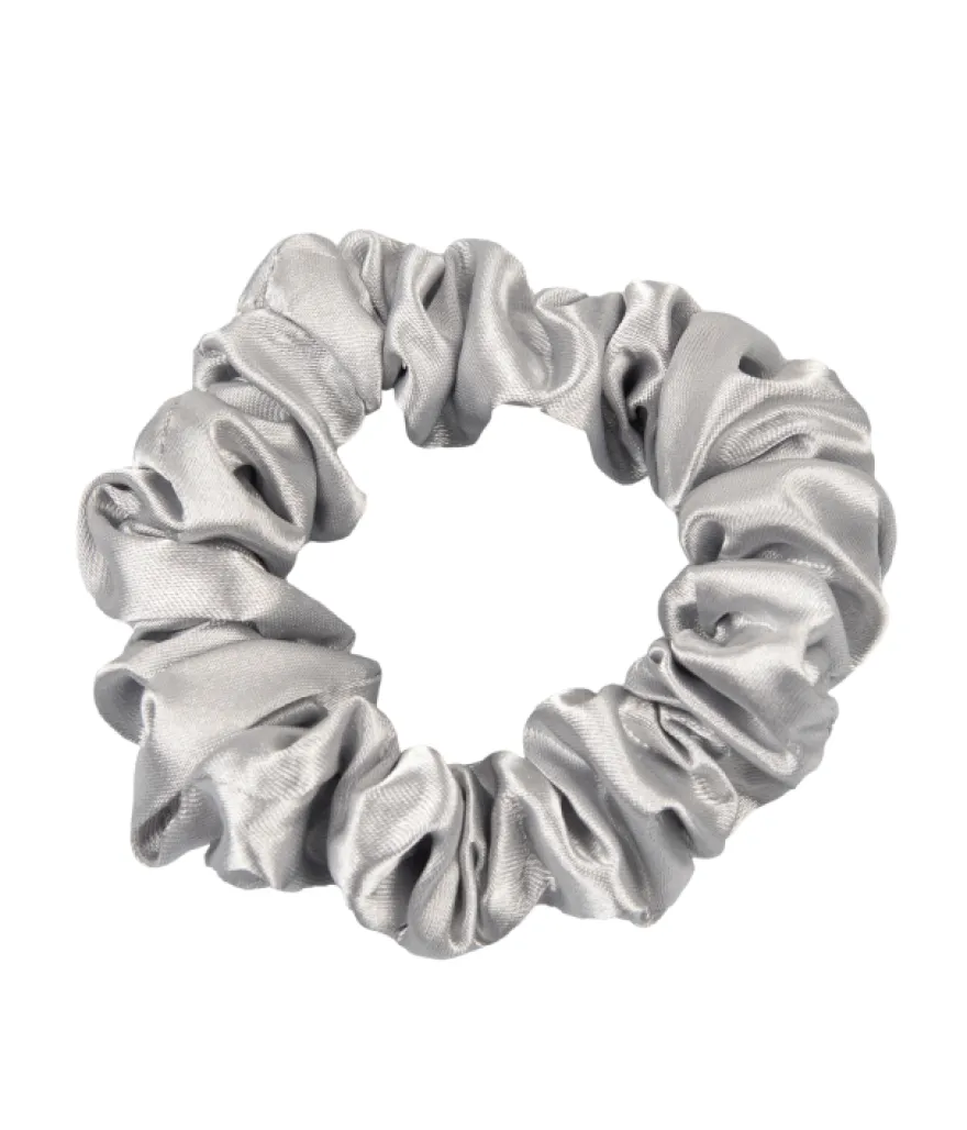 ONLYGHD MAŁA SATYNOWA SCRUNCHIE – gumka do włosów w kolorze srebrnym
